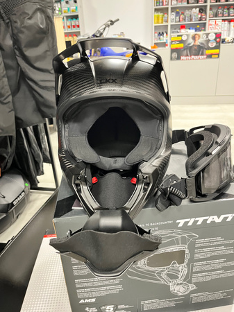 KASK CKX TITAN AMS PRO – Matt Carbon + Heated Photochromic