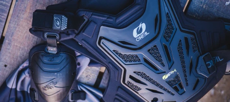 Buzer O'NEAL Split PRO Chest Protector – MX/Enduro/DH MTB ochraniacz klatki